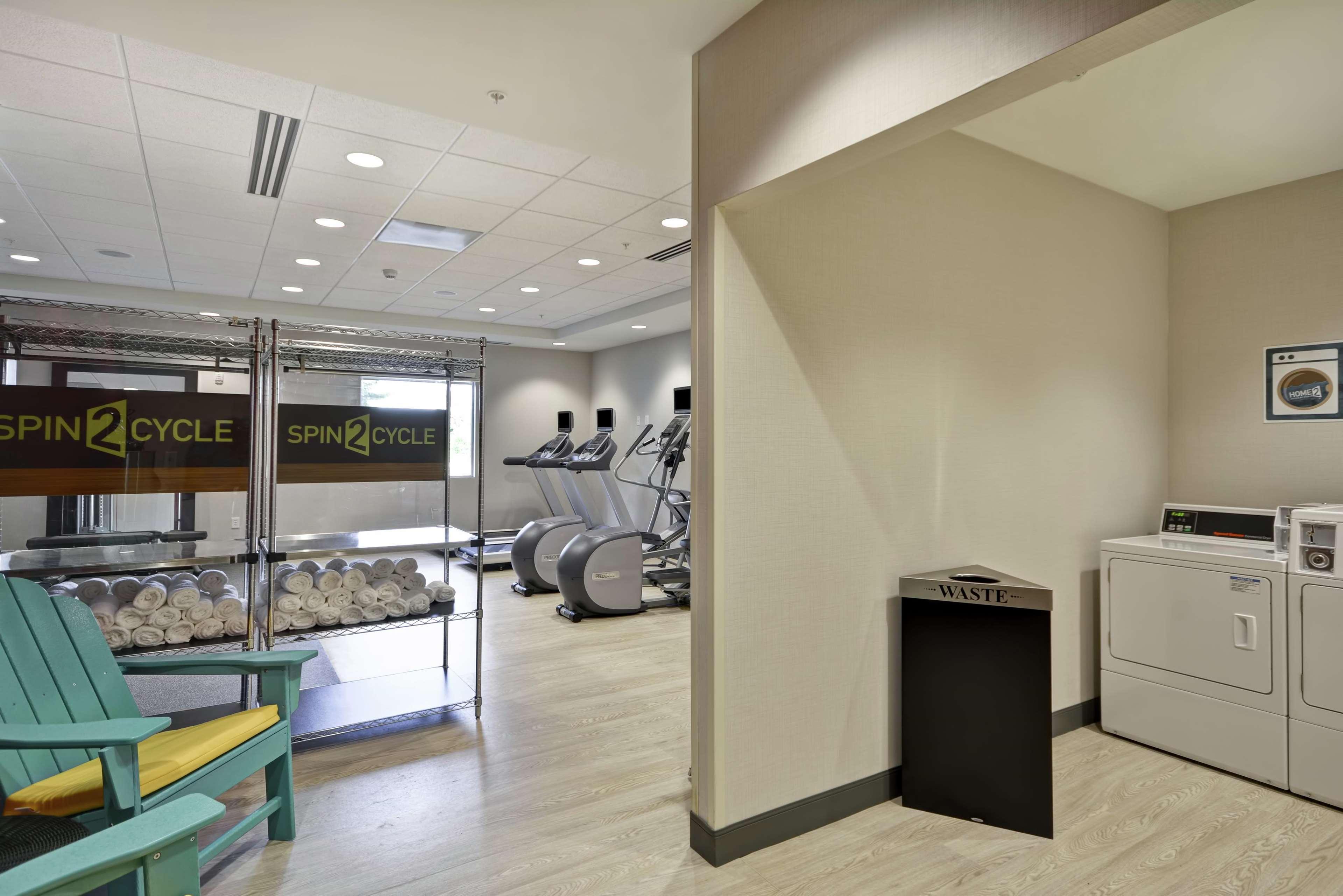 Home2 Suites By Hilton Queensbury Lake George Екстер'єр фото