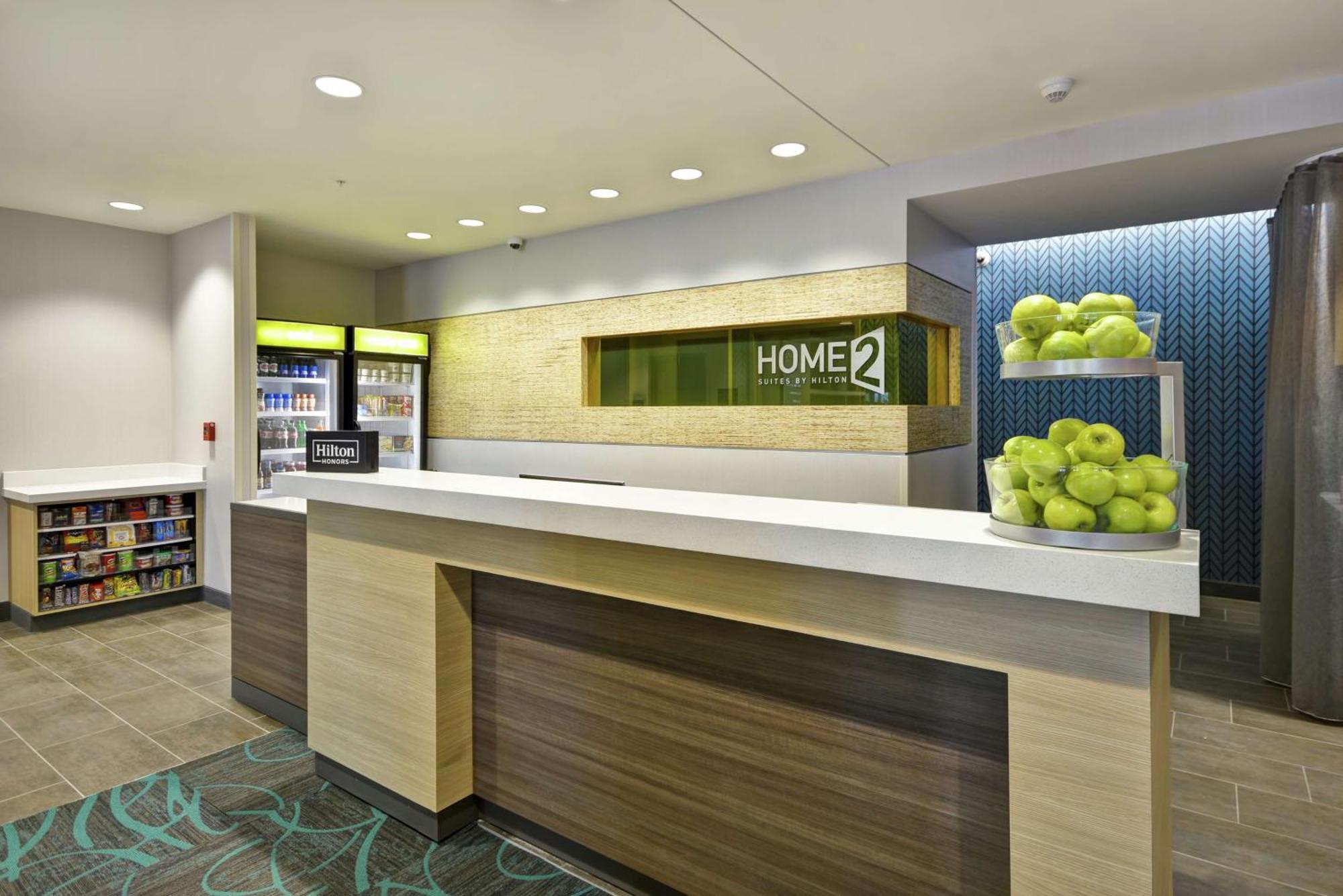 Home2 Suites By Hilton Queensbury Lake George Екстер'єр фото