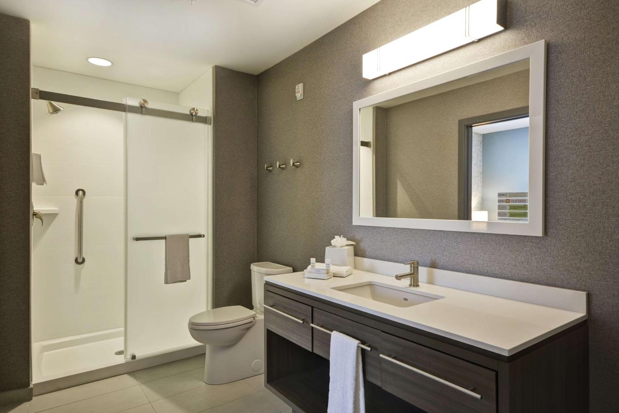 Home2 Suites By Hilton Queensbury Lake George Екстер'єр фото